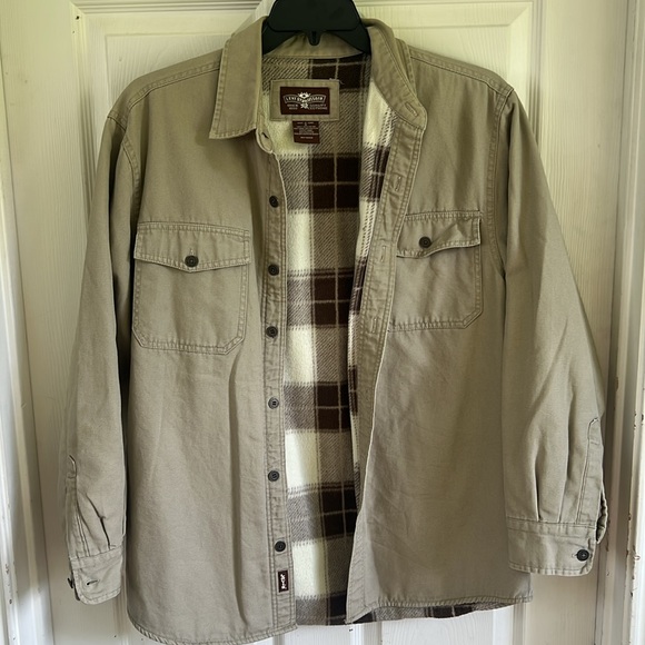 Levi Strauss & Co. Twill Shirt Jacket with plaid fleece lining.  Size Medium. - Picture 2 of 7